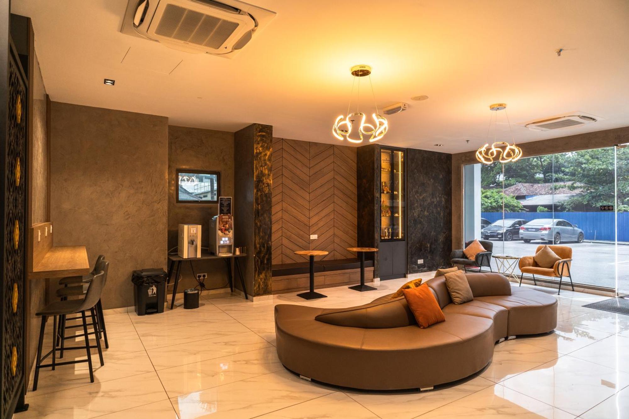 Dj Citi Plaza Hotel & Suites Куала Теренгану Екстериор снимка