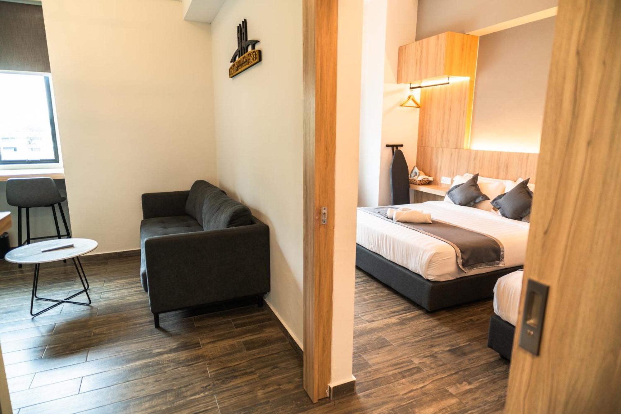 Dj Citi Plaza Hotel & Suites Куала Теренгану Екстериор снимка