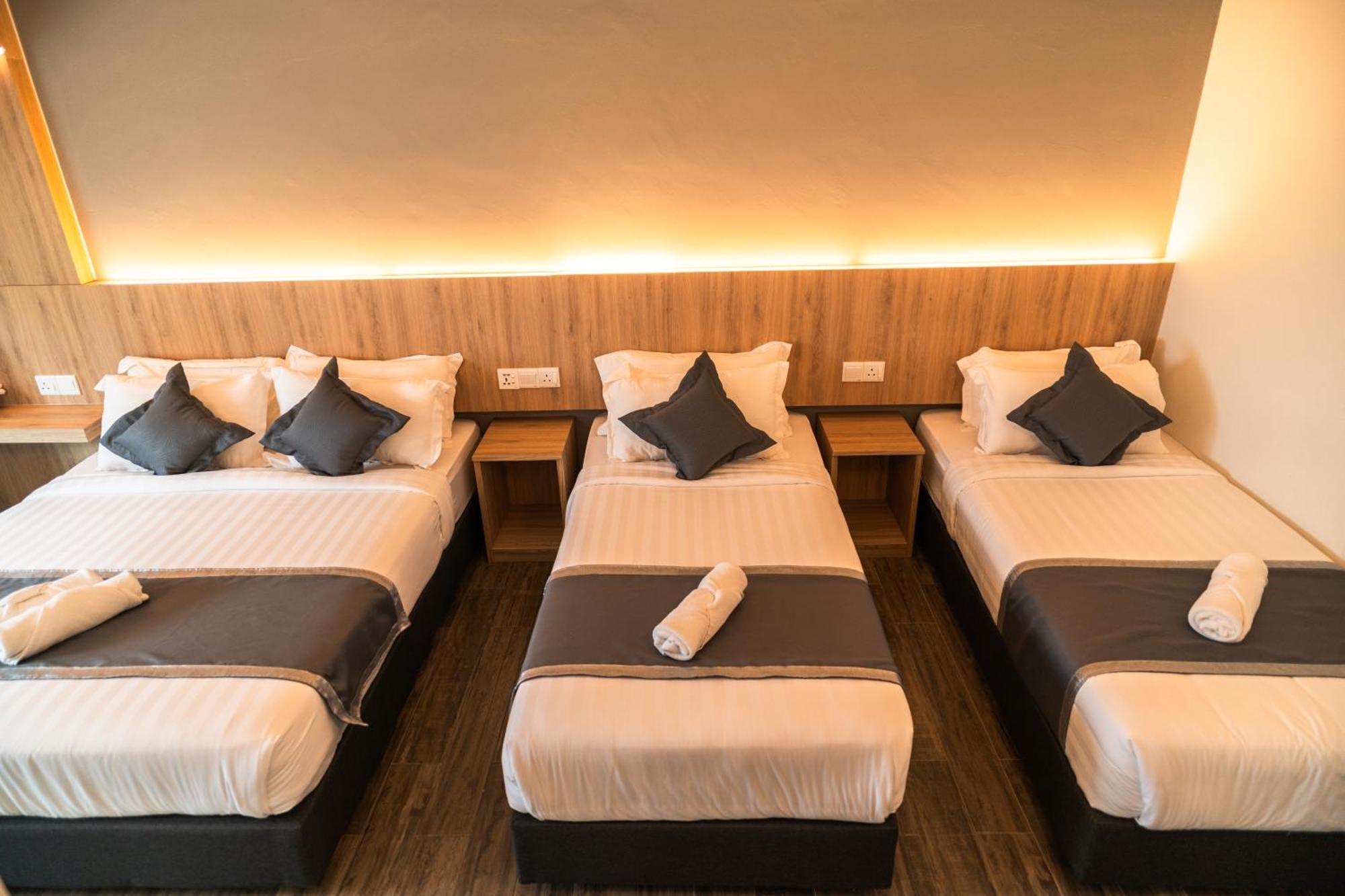 Dj Citi Plaza Hotel & Suites Куала Теренгану Екстериор снимка